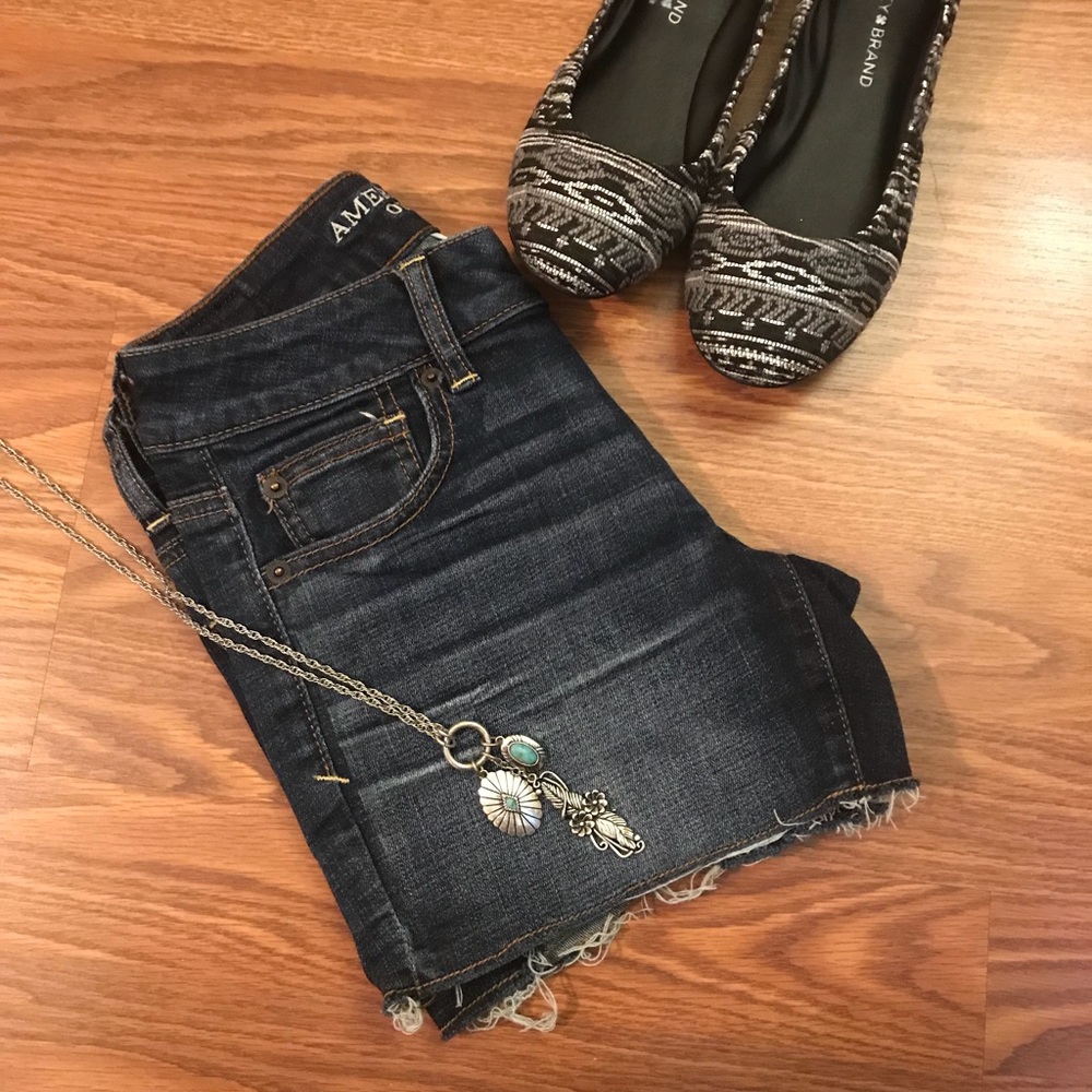 American Eagle π¦
Shortie Shorts! - Picture 7 of 7